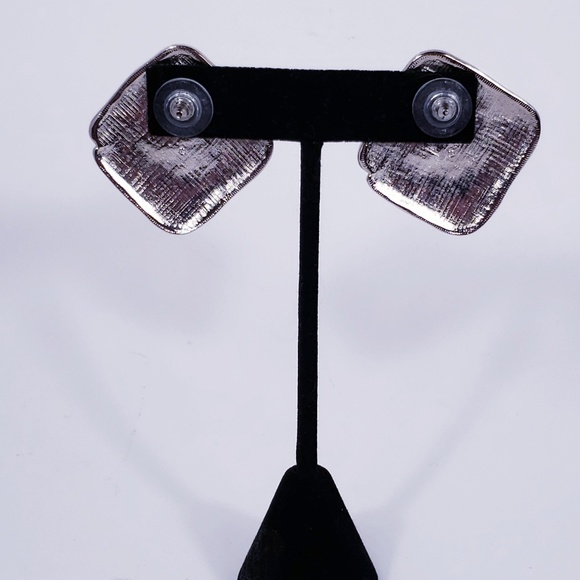 Geometric Square Earrings - Picture 2 of 4